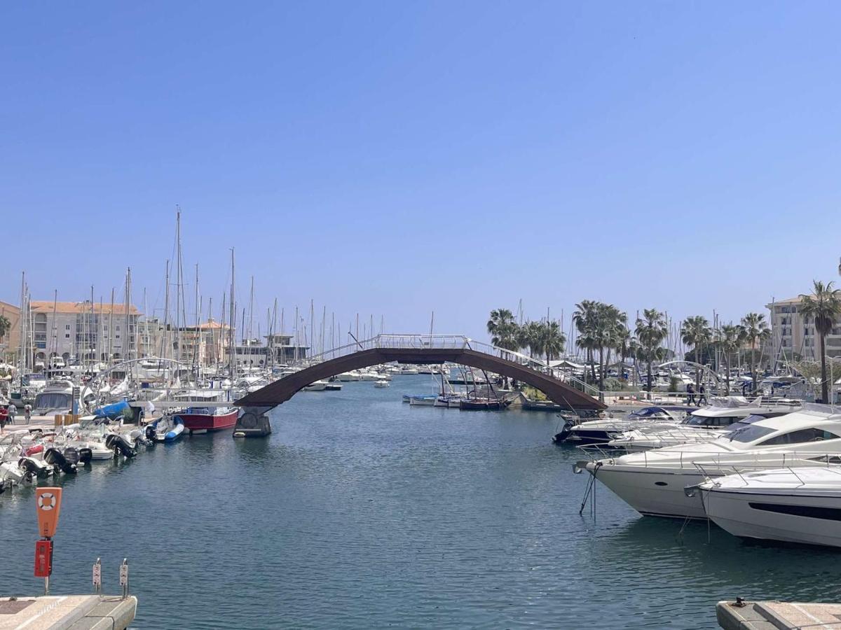 Frejus: Appt 2P, 5 Pers, Piscine, Plage A 150M, Parking, Animaux Ok - Fr-1-226A-357 外观 照片